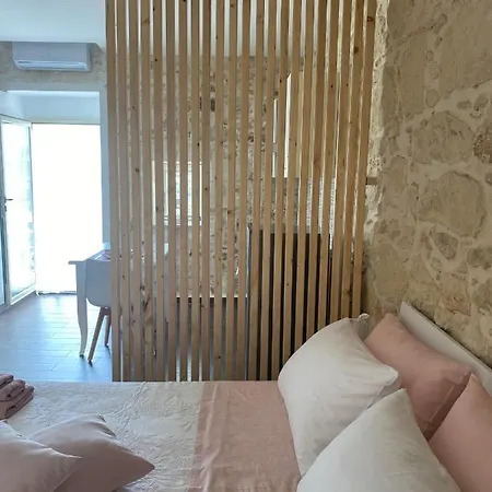 Mary Sicily Deluxe Gasthof