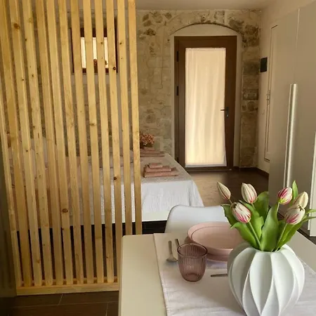 Mary Sicily Deluxe Ragusa